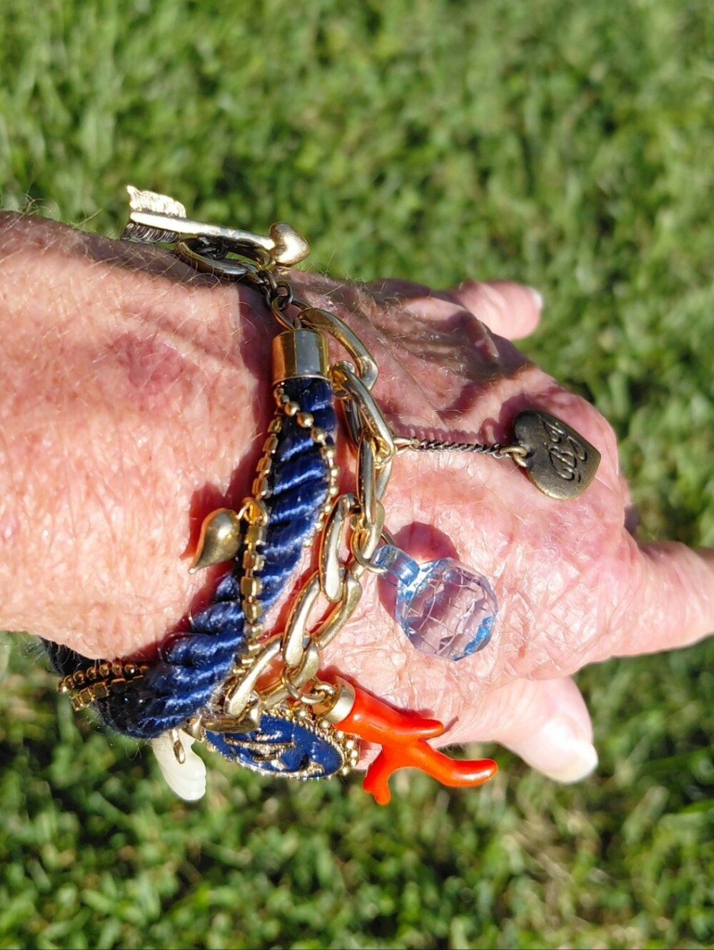 RARE BETSY JOHNSON VINTAGE NAUTICAL THEMED BRACLET - Picture 4 of 11